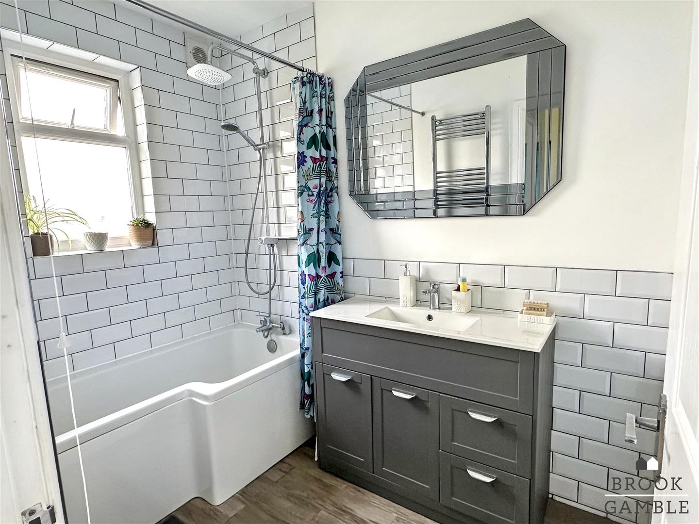 4 Bedroom House. Langney Rise in Eastbourne,  14